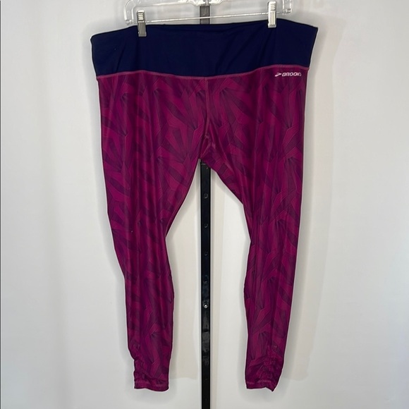 Brooks Women’s Capri Leggings Pants Pink Navy Sz XXL Running Yoga Workout Gym - Picture 1 of 9